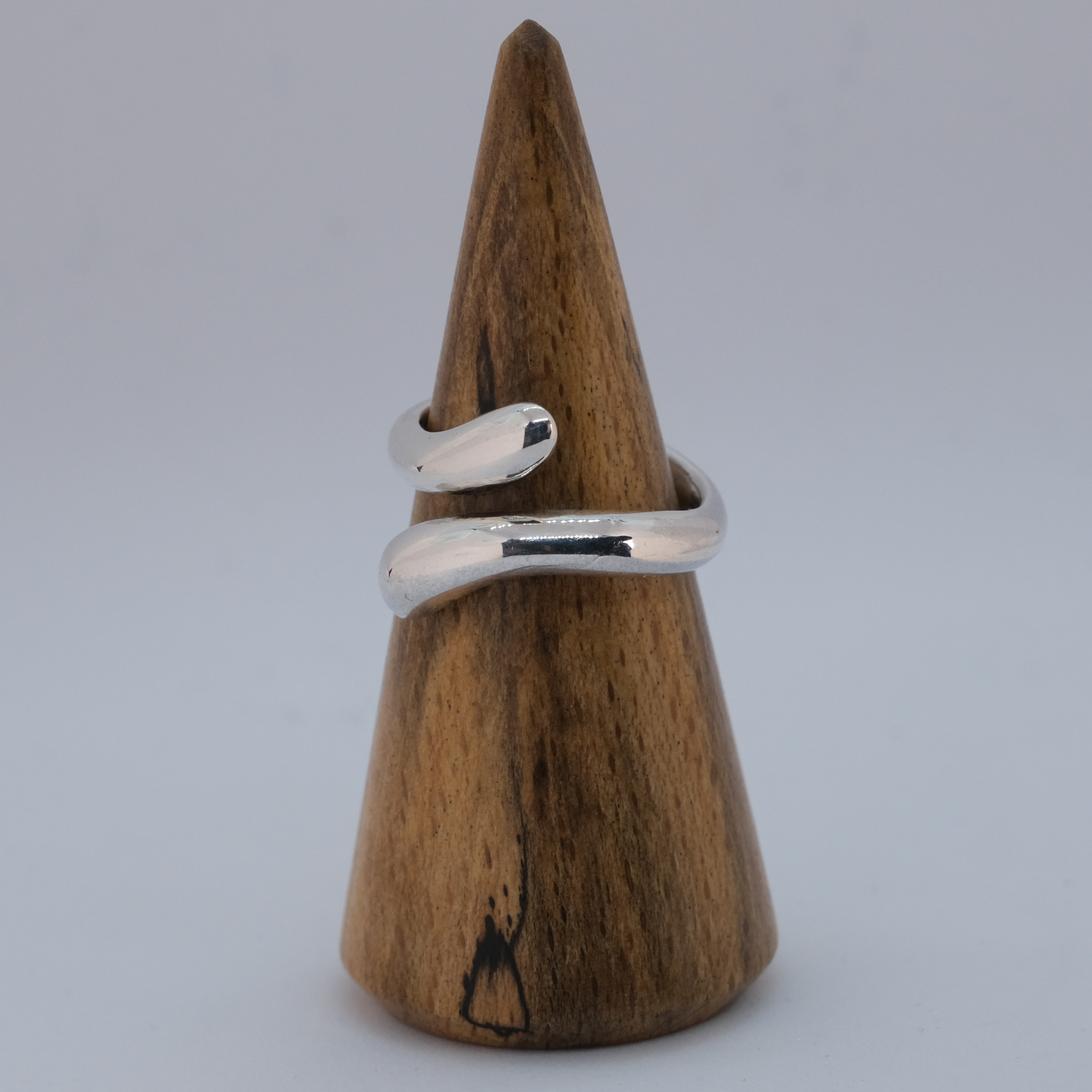 Serpent design ring